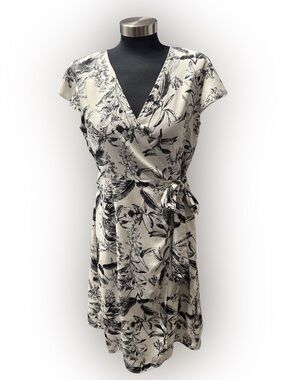 Black Ivory Belted Floral Wrap Dress Medium